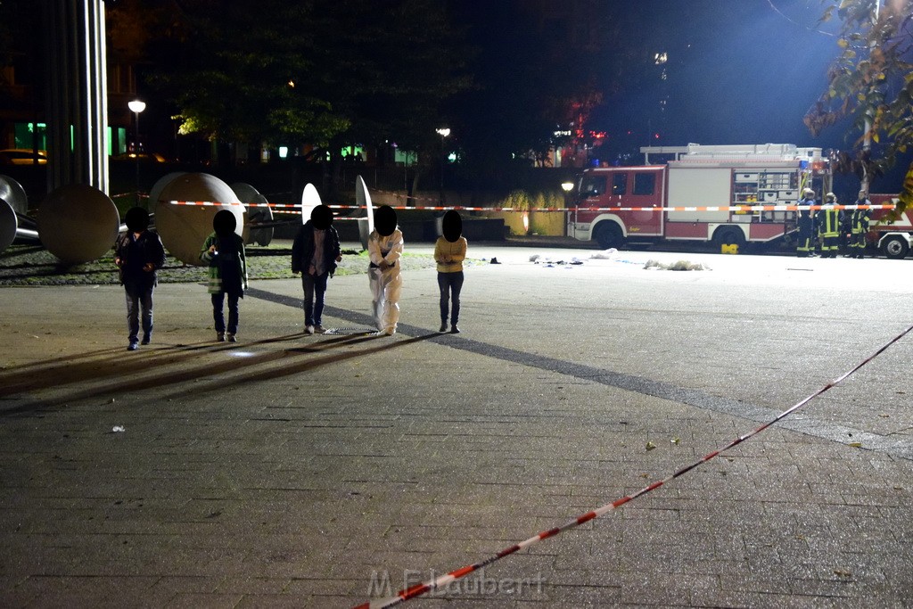 Einsatz BF Messerstecherei Koeln Neustadt Nord Eberplatz Platzmitte P051.JPG - Miklos Laubert